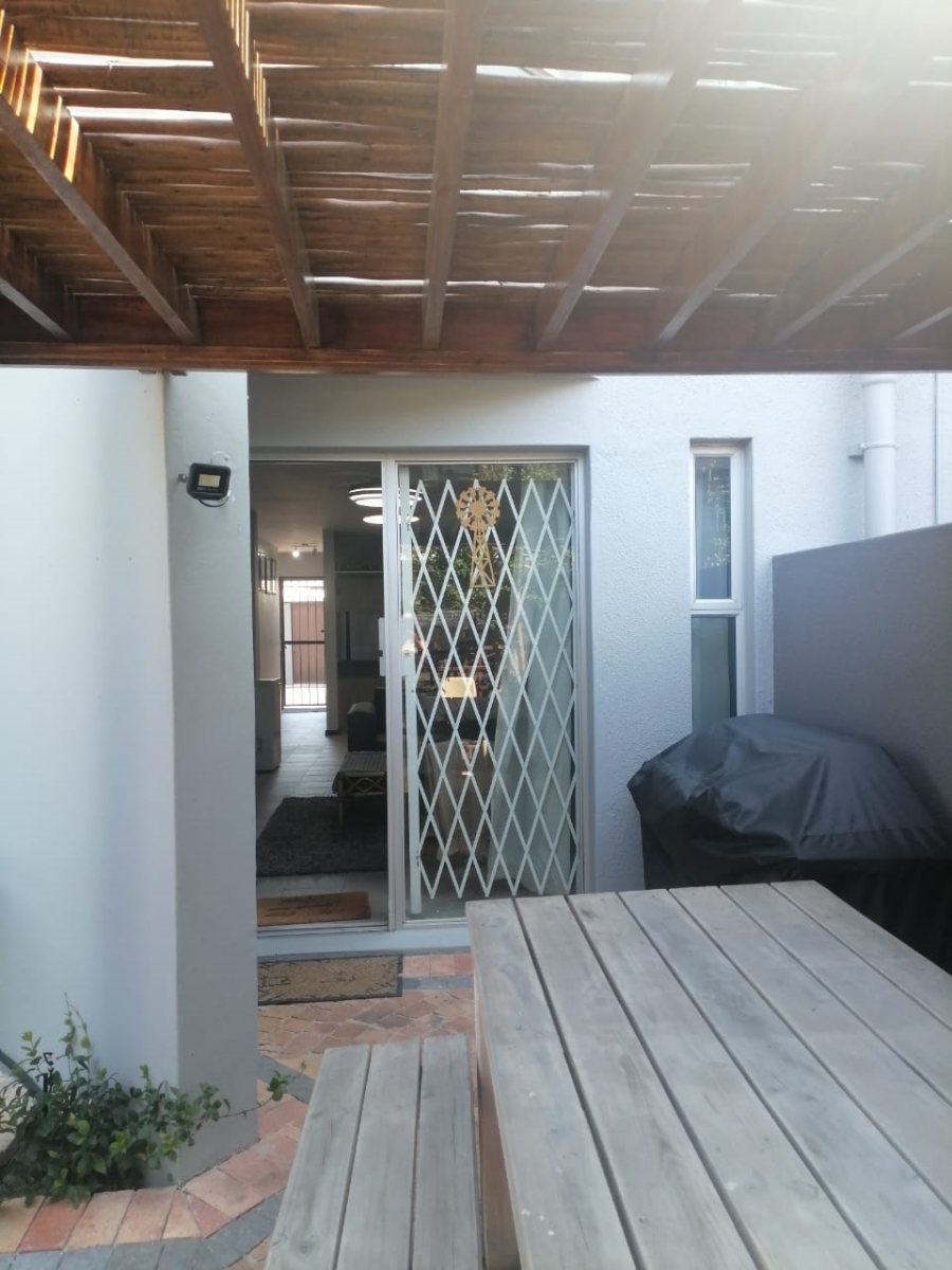 To Let 2 Bedroom Property for Rent in Strand Central Western Cape